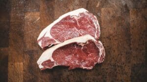 Všichni chodí do supermarketů, ale já objevil tuhle českou síťovou prodejnu. Maso tam mají za ceny z roku 2010