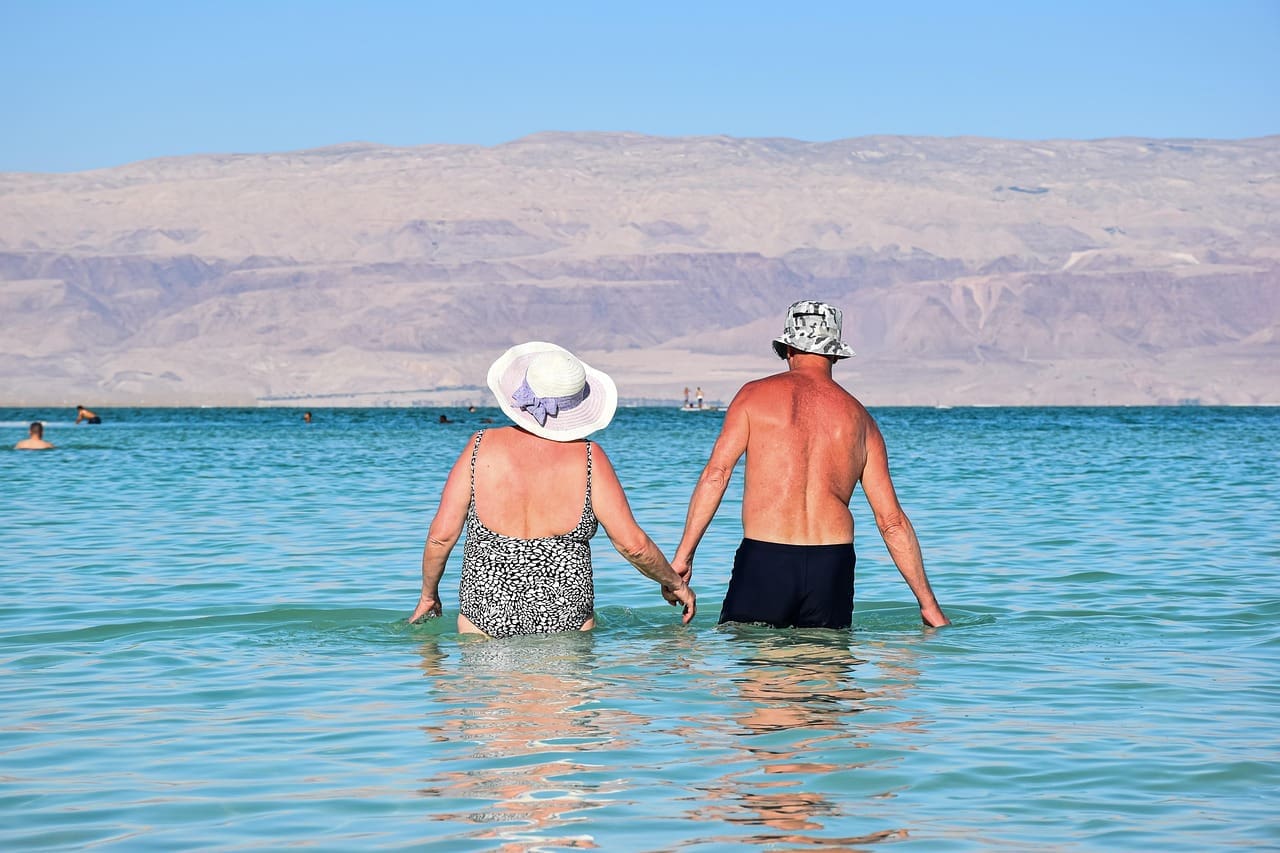 couple, vacation, love story, old friends, romantic, hd wallpaper, relationship, nature, happiness, nature background, inner peace, dead sea, loyalty, people, sentiment, seniors, aged people, beautiful nature, retirement, fun together, nature wallpaper, grandparents, sympathy, a couple, happy couple, holy land, salt, beach, cool wallpaper, holding hands